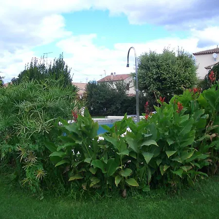 Petit Chateau En Camargue Lunel (Herault)