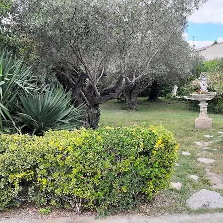 Petit Chateau En Camargue Villa
