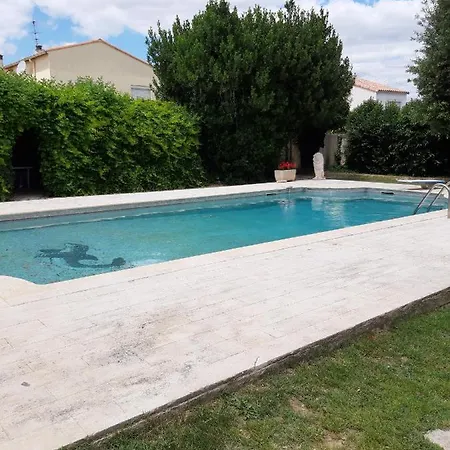 Petit Chateau En Camargue Villa